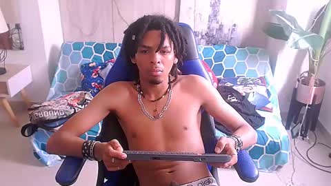 Black online show from December 4, 2024, 2:37 pm