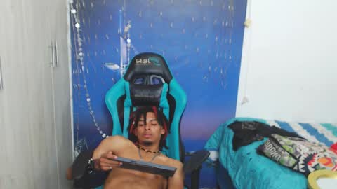 Black online show from January 4, 2025, 6:09 pm