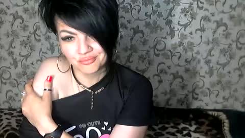 black_hot_01 online show from September 9, 2025, 10:31 pm