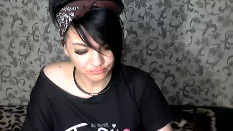 black_hot_01 online show from September 11, 2025, 11:27 pm