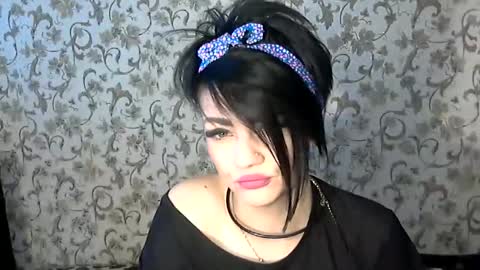 black_hot_01 online show from September 17, 2025, 5:42 am