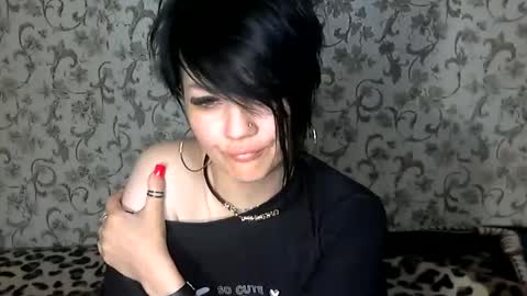 black_hot_01 online show from September 19, 2025, 11:05 pm