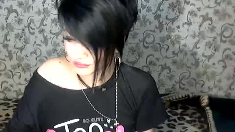 black_hot_01 online show from September 24, 2025, 4:05 am