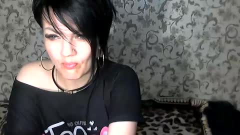 black_hot_01 online show from September 25, 2025, 1:09 am