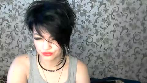 black_hot_01 online show from October 15, 2025, 11:10 am