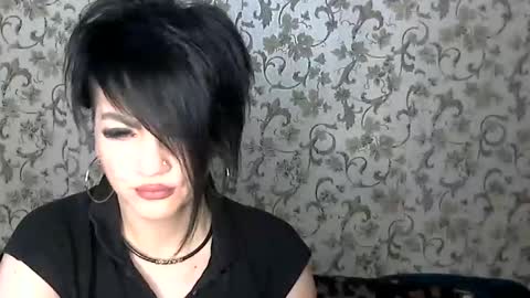 black_hot_01 online show from October 16, 2025, 6:36 am