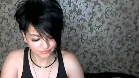 black_hot_01 online show from October 17, 2025, 11:07 pm