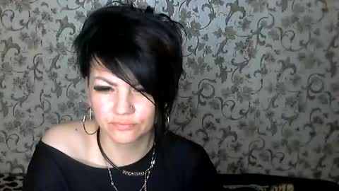 black_hot_01 online show from October 20, 2025, 9:48 pm