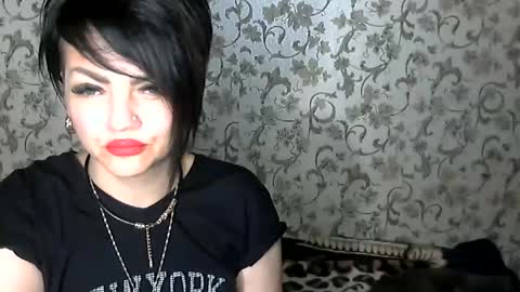 black_hot_01 online show from November 2, 2025, 9:39 pm