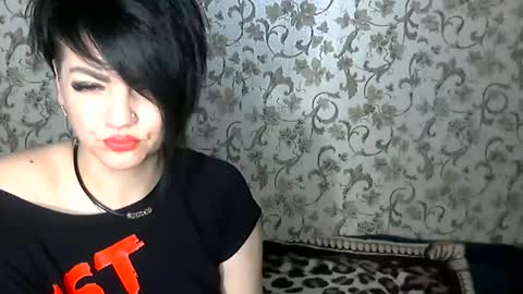 black_hot_01 online show from November 11, 2025, 11:32 am