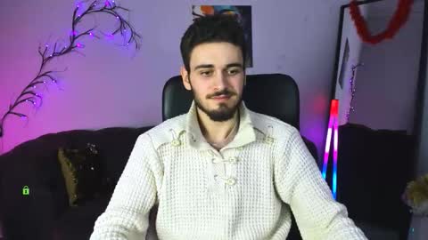 black_jacob12 online show from December 19, 2025, 1:18 pm