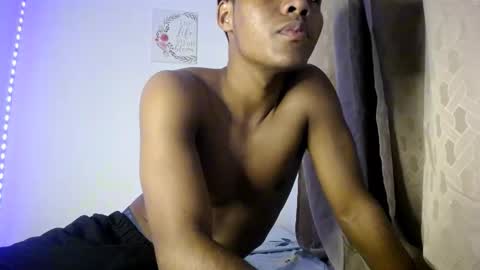 black_men9 online show from December 15, 2025, 3:44 am