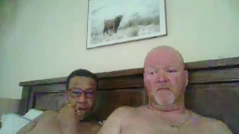 Snapshot of black_n_white4 chatting on March 8, 2025, 12:33 am black_n_white4 online show from March 8, 2025, 12:33 am