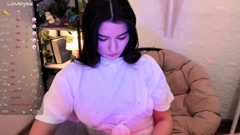 Snapshot of black_pant3r chatting on January 17, 2025, 5:42 am Mon Mon online show from January 17, 2025, 5:42 am