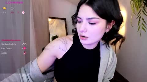 Snapshot of black_pant3r chatting on March 7, 2025, 3:08 am Mon Mon online show from March 7, 2025, 3:08 am