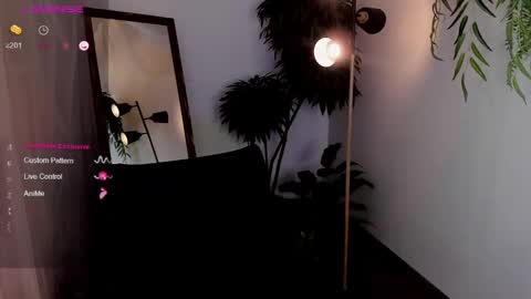 Snapshot of black_pant3r chatting on March 9, 2025, 5:44 am Mon Mon online show from March 9, 2025, 5:44 am