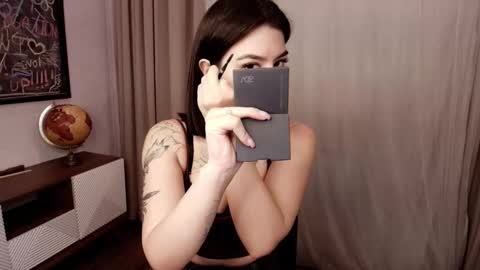 Snapshot of black_pant3r chatting on October 2, 2025, 2:40 am Mon Mon online show from October 2, 2025, 2:40 am