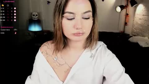 Snapshot of black_pant3r chatting on October 29, 2025, 3:09 am Mon Mon online show from October 29, 2025, 3:09 am