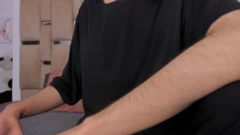 B L A C K  R O S E  online show from April 17, 2026, 11:24 am