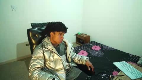 black_tentationx online show from February 4, 2025, 5:21 am