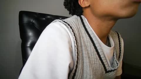 black_tentationx online show from February 8, 2025, 4:57 am