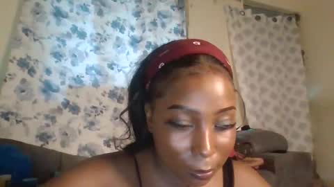 Snapshot of black_umbre chatting on May 3, 2026, 2:56 pm Dee online show from May 3, 2026, 2:56 pm