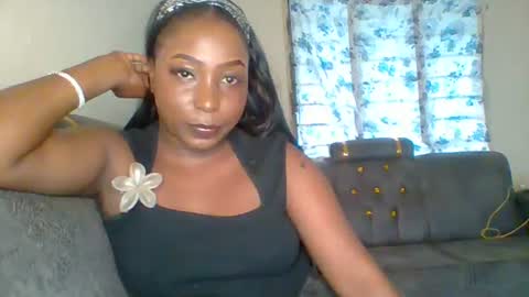 Snapshot of black_umbre chatting on June 14, 2026, 3:52 am Dee online show from June 14, 2026, 3:52 am