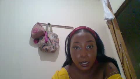 Snapshot of black_umbre chatting on June 16, 2026, 7:11 am Dee online show from June 16, 2026, 7:11 am