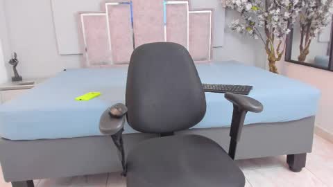 Snapshot of blackbiecock chatting on March 8, 2025, 6:43 am blackbiecock online show from March 8, 2025, 6:43 am