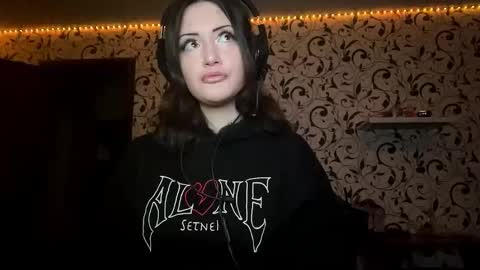 Lili online show from January 7, 2026, 1:02 pm