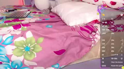 Lilly and Bryson online show from June 19, 2026, 2:49 am