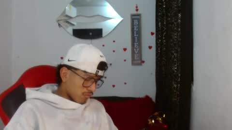 Snapshot of blackfox_desire chatting on May 19, 2026, 6:58 pm mateo online show from May 19, 2026, 6:58 pm