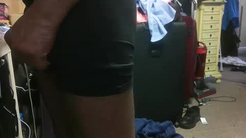 Snapshot of blackmanluv chatting on December 18, 2024, 10:08 am Me and her online show from December 18, 2024, 10:08 am