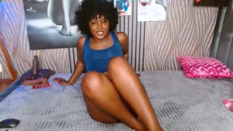 Snapshot of blackmellanin_ chatting on April 25, 2026, 12:46 am Smiley sylivia online show from April 25, 2026, 12:46 am