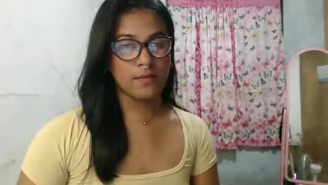 Ellez online show from March 29, 2026, 7:14 pm