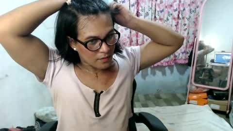 Ellez online show from June 21, 2026, 5:37 pm