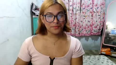 Ellez online show from July 26, 2026, 9:32 pm