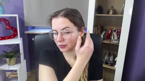 Z O E Y online show from December 30, 2024, 9:16 am