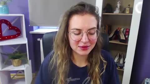 Z O E Y online show from February 3, 2025, 9:08 am