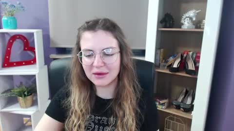 Z O E Y online show from March 3, 2025, 5:31 am