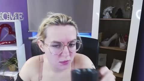 Z O E Y online show from March 5, 2026, 6:20 am