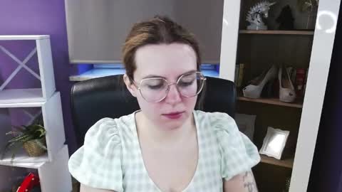 Z O E Y online show from April 13, 2026, 4:40 am