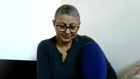 Snapshot of blackwidow05 chatting on January 17, 2025, 12:31 pm Black Widow online show from January 17, 2025, 12:31 pm