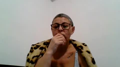 Snapshot of blackwidow05 chatting on January 19, 2025, 6:21 pm Black Widow online show from January 19, 2025, 6:21 pm