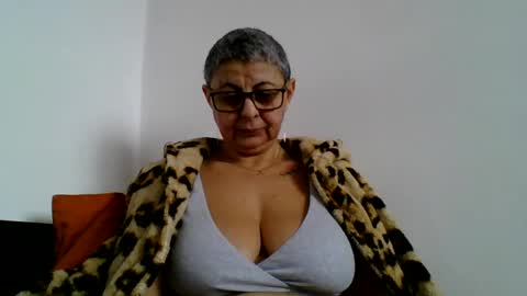 Snapshot of blackwidow05 chatting on February 4, 2025, 11:27 am Black Widow online show from February 4, 2025, 11:27 am