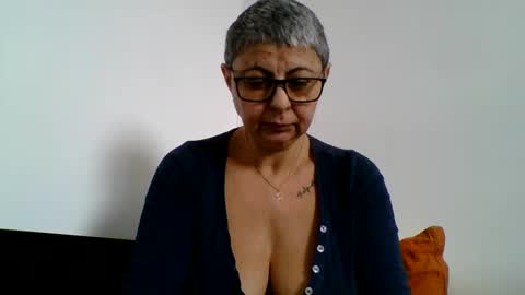 Snapshot of blackwidow05 chatting on February 17, 2025, 11:02 am Black Widow online show from February 17, 2025, 11:02 am