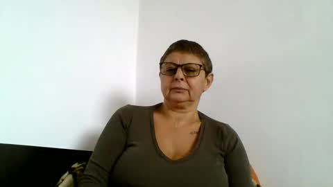 Snapshot of blackwidow05 chatting on October 6, 2025, 11:40 am Black Widow online show from October 6, 2025, 11:40 am