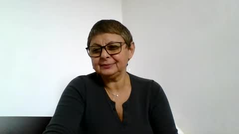 Snapshot of blackwidow05 chatting on October 16, 2025, 1:34 pm Black Widow online show from October 16, 2025, 1:34 pm