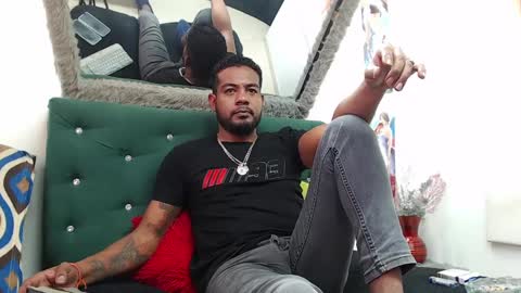 Snapshot of blade_foxx chatting on January 7, 2025, 2:51 pm Richard online show from January 7, 2025, 2:51 pm