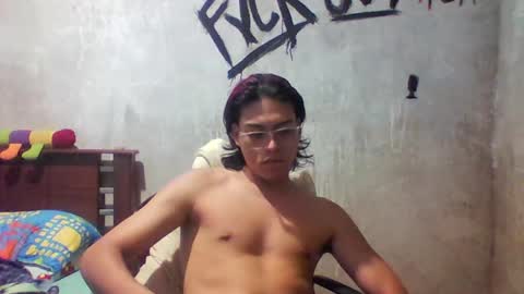 Snapshot of blade_sensual chatting on December 18, 2025, 4:51 am blade_sensual online show from December 18, 2025, 4:51 am